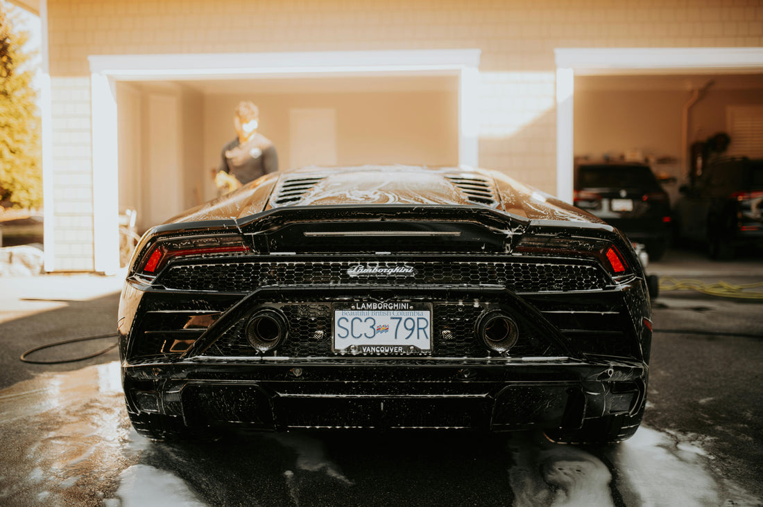 Auto richtig waschen – Schritt-für-Schritt Anleitung für streifenfreien Glanz